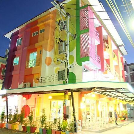 The Colorful Hotel Thung Song Exterior photo