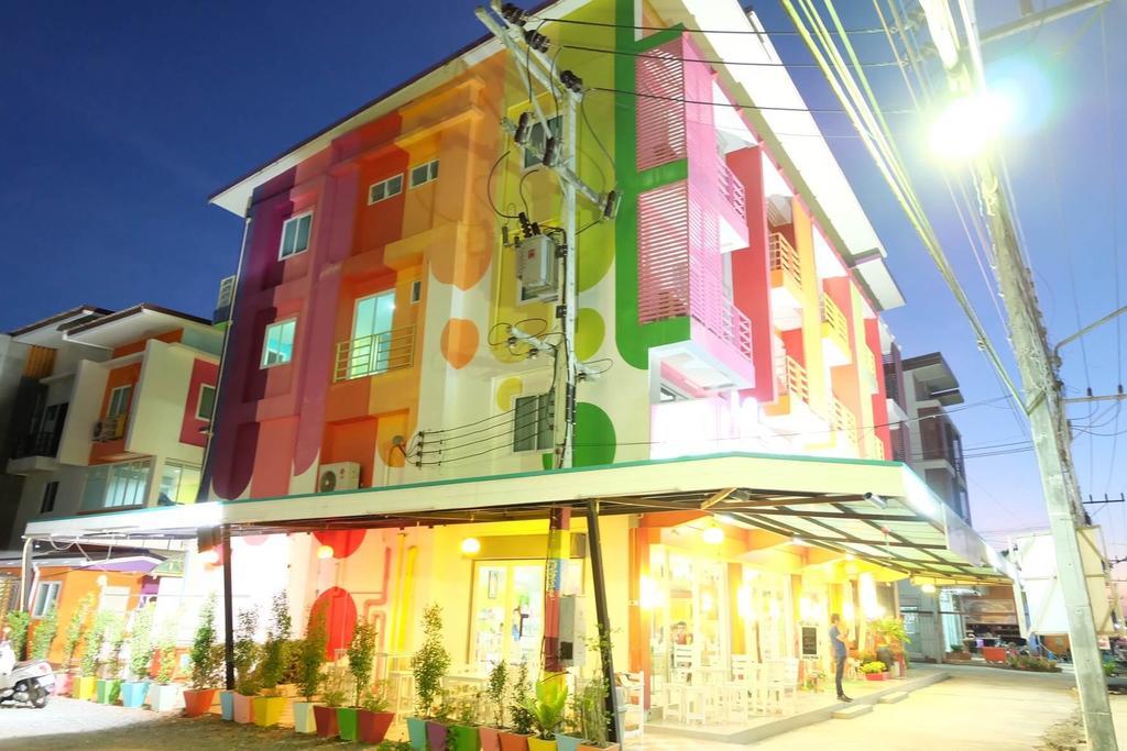 The Colorful Hotel Thung Song Exterior photo