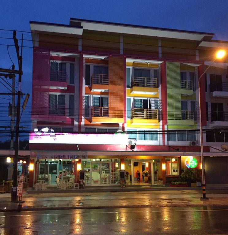 The Colorful Hotel Thung Song Exterior photo